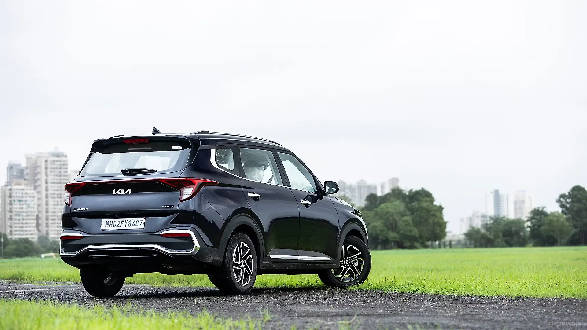 carenskiacarensrightrearthreequarter